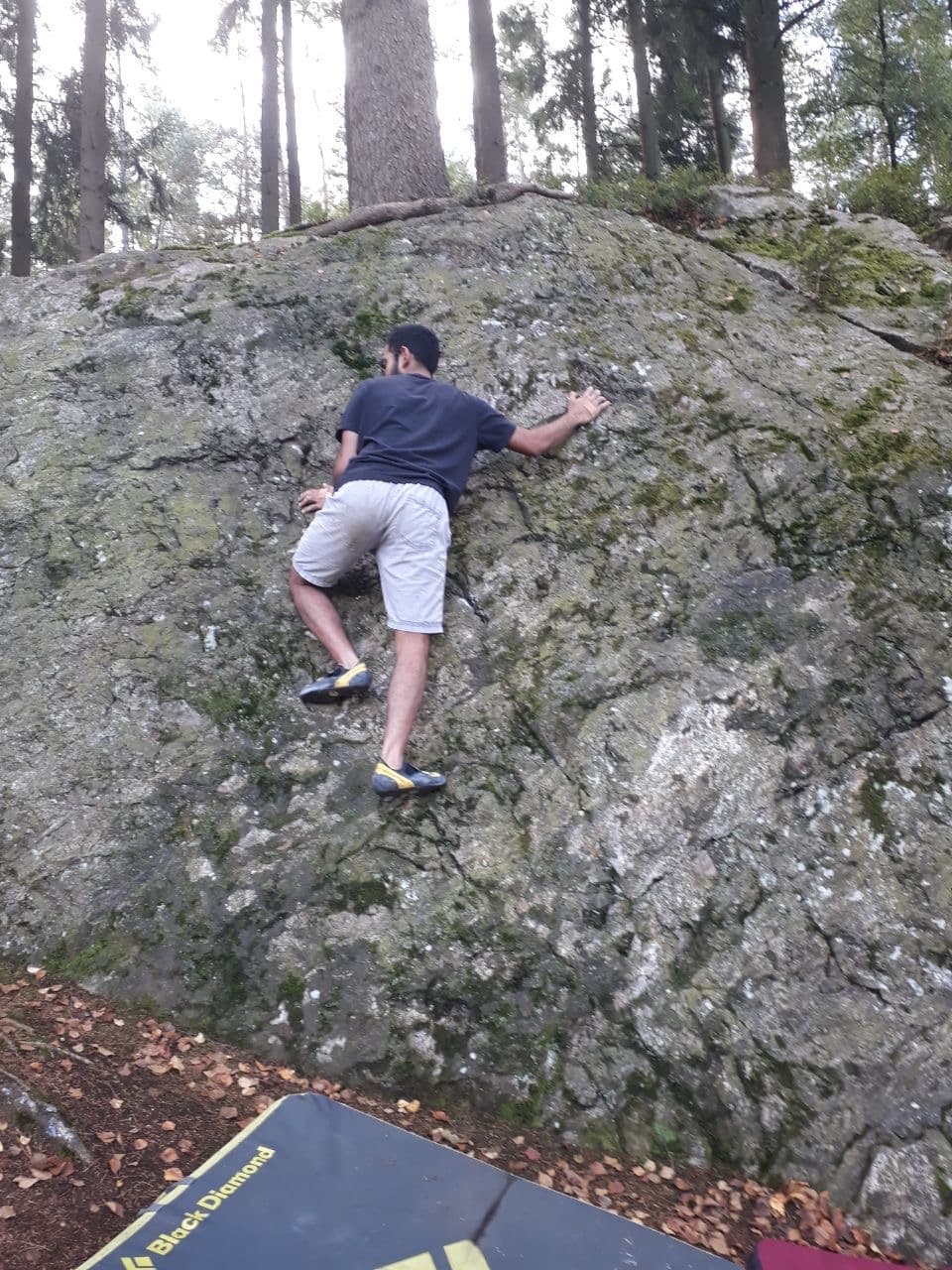 Amogh bouldering in the Ardenne